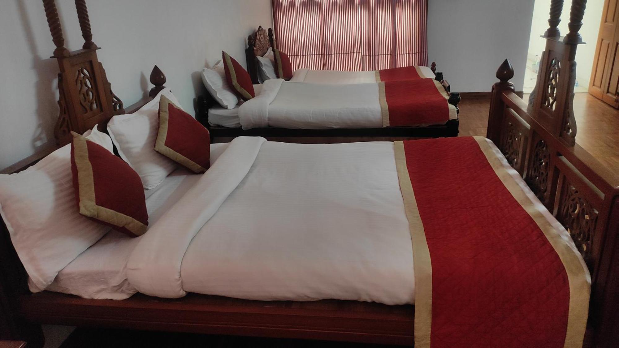Maison Petite Singapore Пондичери Екстериор снимка