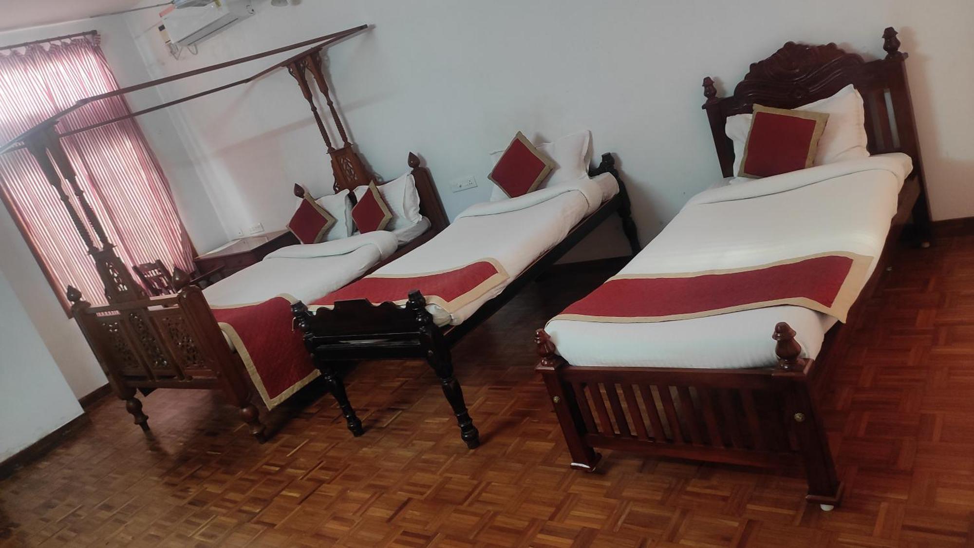 Maison Petite Singapore Пондичери Екстериор снимка